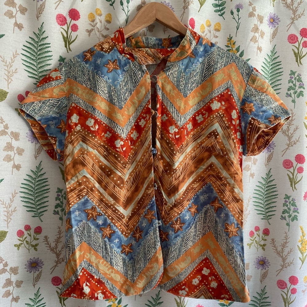 Chevron Patterned Short Sleeve Blouse